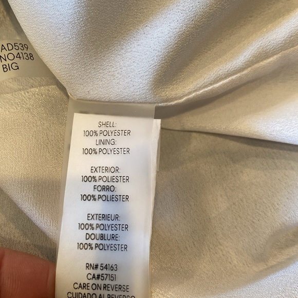 Calvin Klein lined blouse. Size L. Black/white checkered pattern. V-neck. - Picture 14 of 15